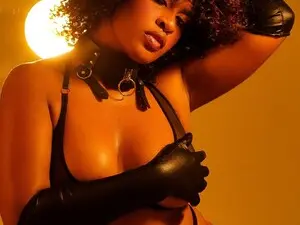 Alessia_moon1  live sex cam