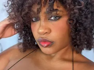 Alessia_moon1  live sex cam