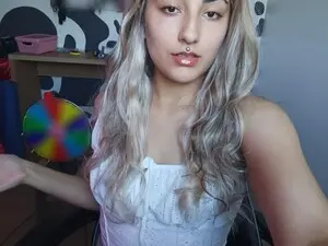 Hi_elora  live sex cam