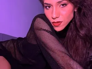 ElaraSynn  live sex cam
