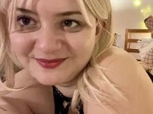 Poppypowers  live sex cam