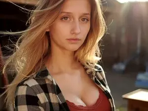 DivaLuna  live sex cam