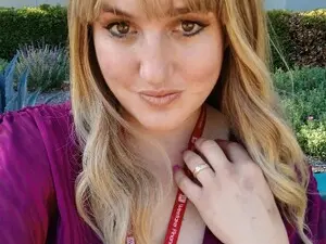 HayBaby555  live sex cam
