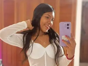 Emily_rose1  live sex cam