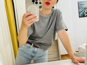 LittleLady  live sex cam