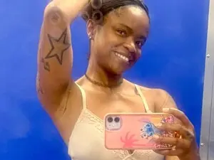 Yummybrownfox  live sex cam