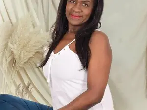Ebony_megan  live sex cam