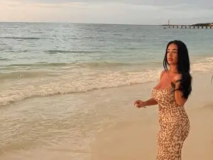 ElleBloom  live sex cam