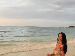 ElleBloom  live sex cam