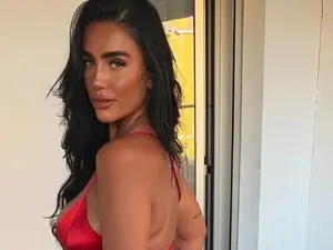ElleBloom  live sex cam