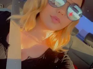 KayleeJae  live sex cam