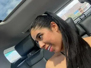 ChanellyMyers  live sex cam