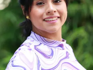 Hairyduchess  live sex cam