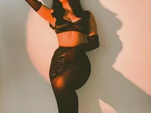 Bella_669  live sex cam