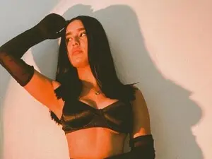 Bella_669  live sex cam