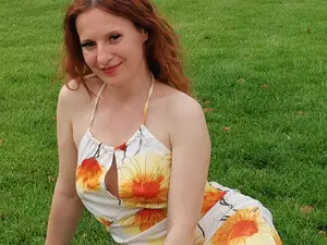 Ladybigsmile  live sex cam