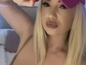 CrinnaMania  live sex cam
