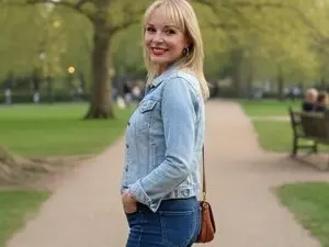 Rose_Moore  live sex cam