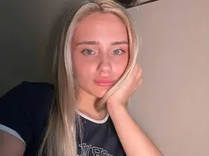 Zirelyn  live sex cam