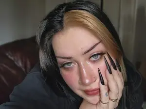 Harleydem0n  live sex cam