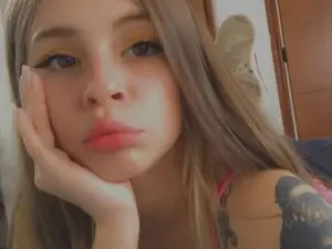 UrScarlett  live sex cam