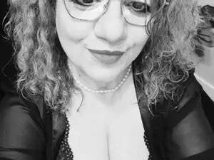 Maggiemilff  live sex cam