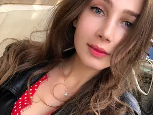 LaLune  live sex cam