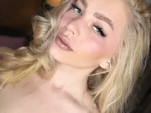 WhitneyAndrew  live sex cam