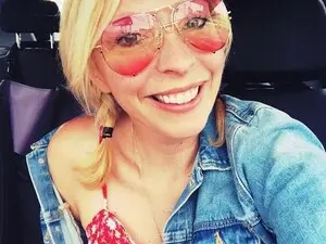 CuteKatie3  live sex cam