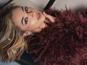 MeliMoore  live sex cam