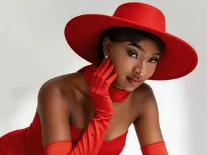 Nyakimgold  live sex cam