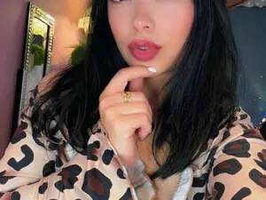 Tessamenelly  live sex cam