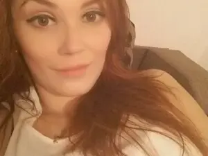 YariMoon  live sex cam