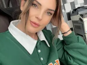 ChloeSins_  live sex cam