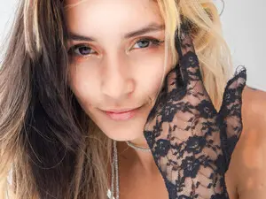 Bernadettte  live sex cam