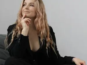 Goldi_lady  live sex cam