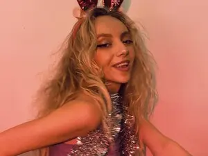 Emily_Sweetyy  live sex cam