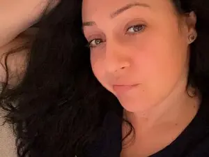 RavenMonaa  live sex cam