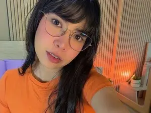 Aprilqueenie  live sex cam