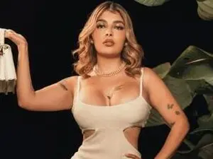 LisaMonroe1  live sex cam