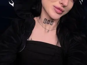 TiffanyHotx  live sex cam