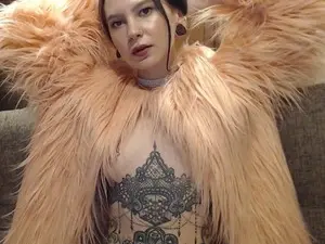 Damngoodcoffe  live sex cam
