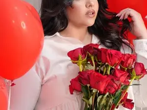 MartinaCooper  live sex cam