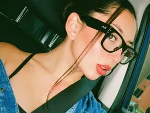 Miss_Airi  live sex cam