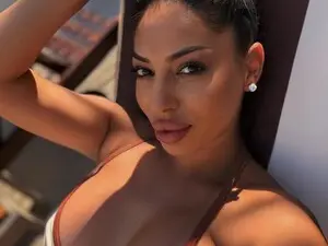 Bella_Vixxen  live sex cam