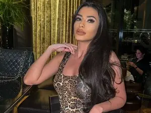 Naila_777  live sex cam