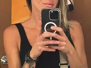 HoneyHaus  live sex cam