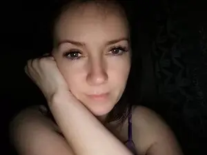 Aszkaaszja875  live sex cam