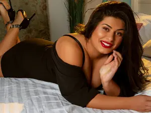 HeidiCutie  live sex cam