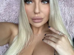 KissMyTitsPls  live sex cam